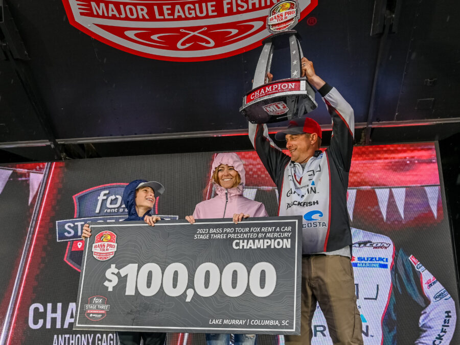 Angler smashes bass pro tour record on Pelican Lake - The Timberjay